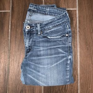 Levi’s jeans size 28 women’s